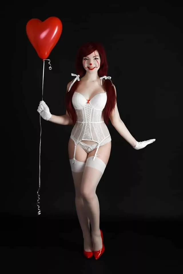 Pennywise (It) by Angelina Spaska posted by angelina-spaska