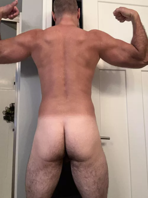 Put your hands on me by BaldTankMan