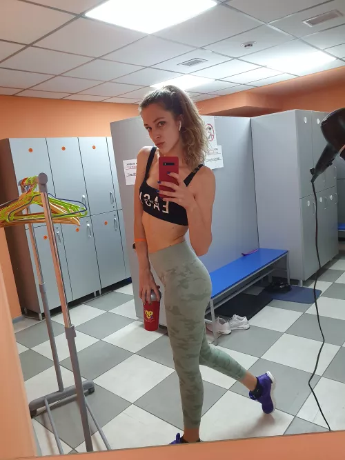 say hey to me) by sweet_berry_fit