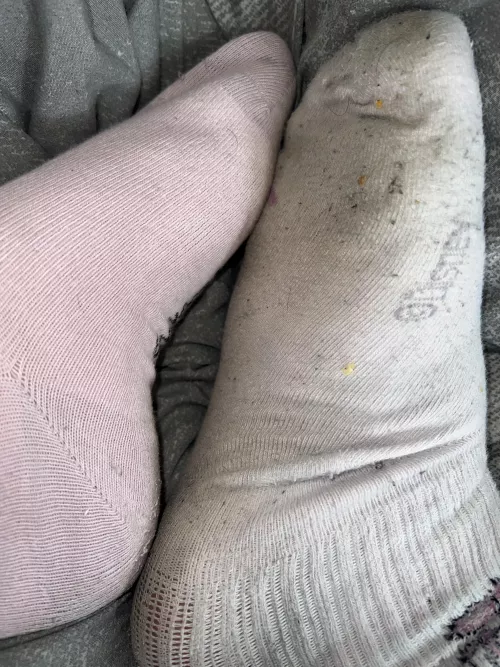 These pink socks are smelling out my flat 😈😍 by Angelfeetpicsforyou
