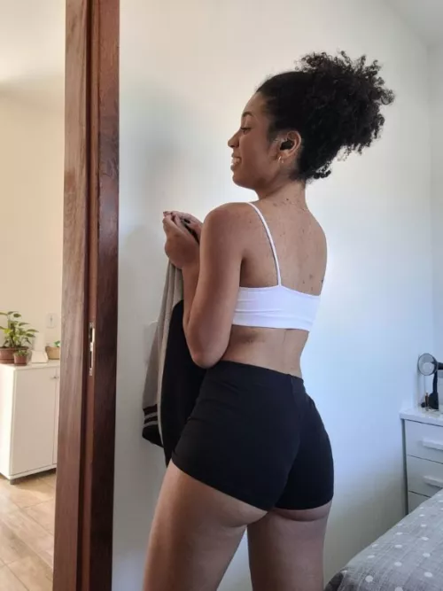 This advertises the bottom of my booty by charl0t33