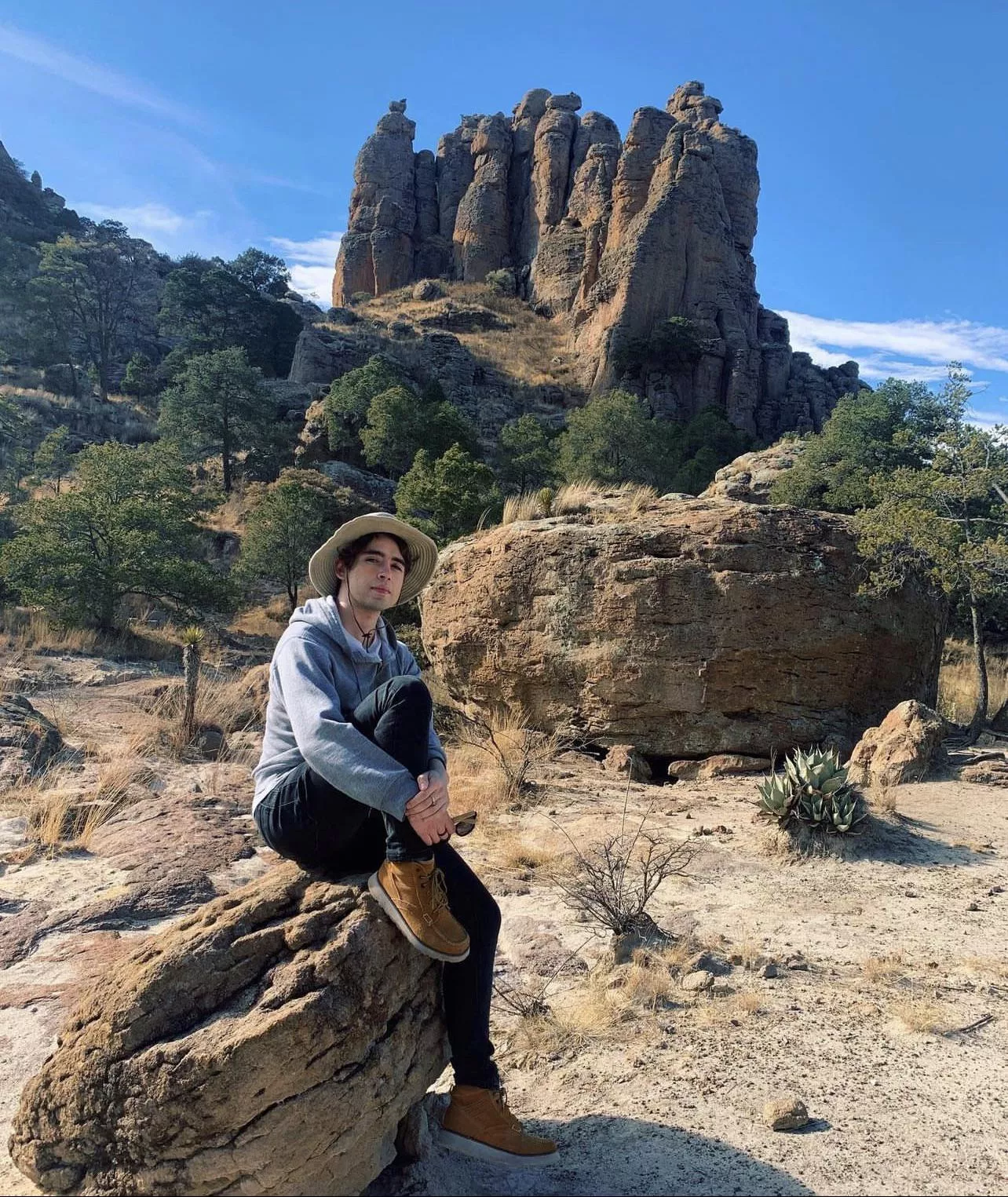 Went for a hike! 🗻☀️ posted by isnovi