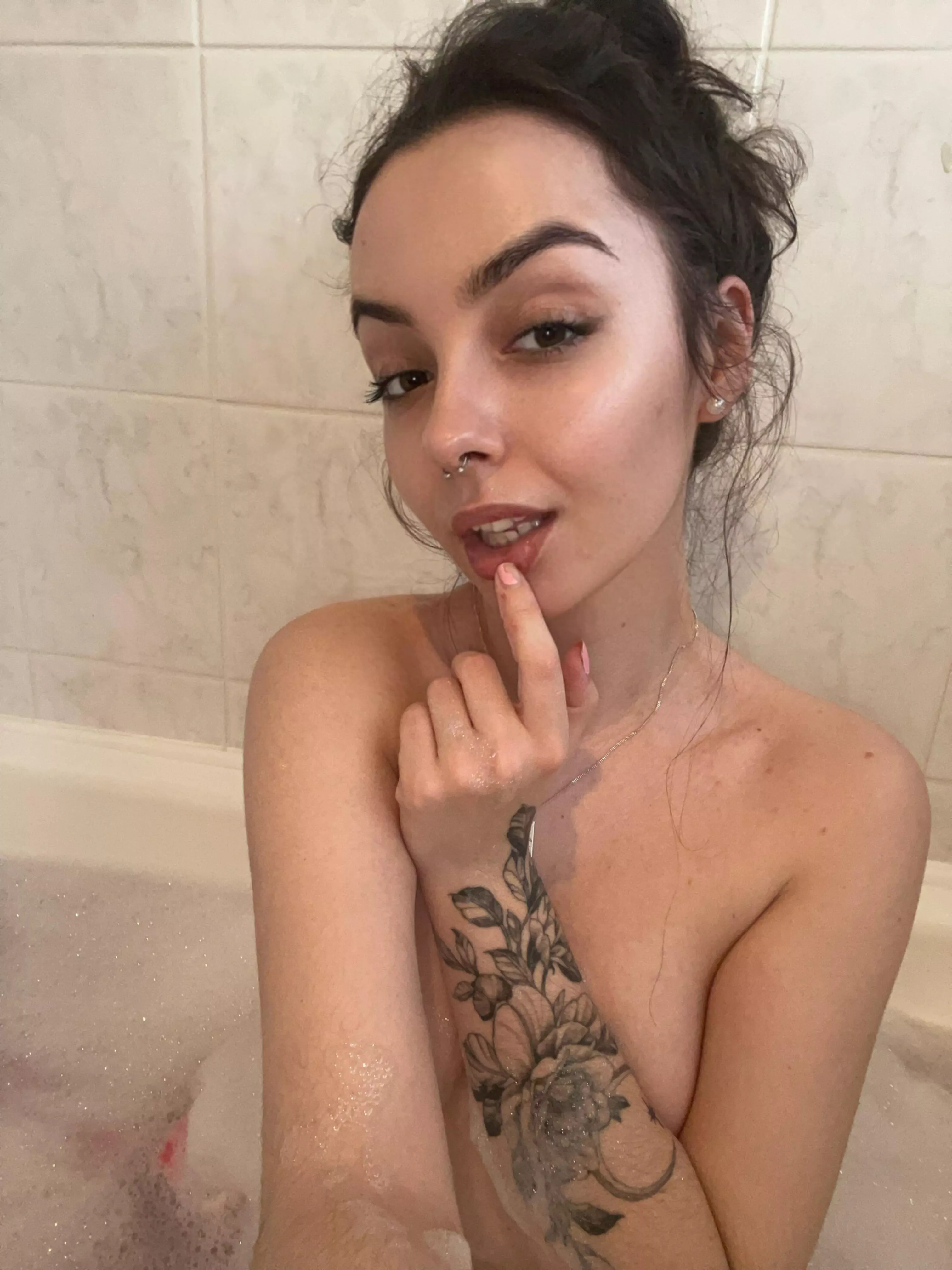 Any advice on why my previous posts don’t do to well? Am i not your type? 🥹 posted by Brattywynter