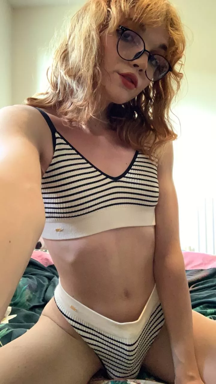 Do i look good in this outfit? 🤗 posted by Angele_mhr