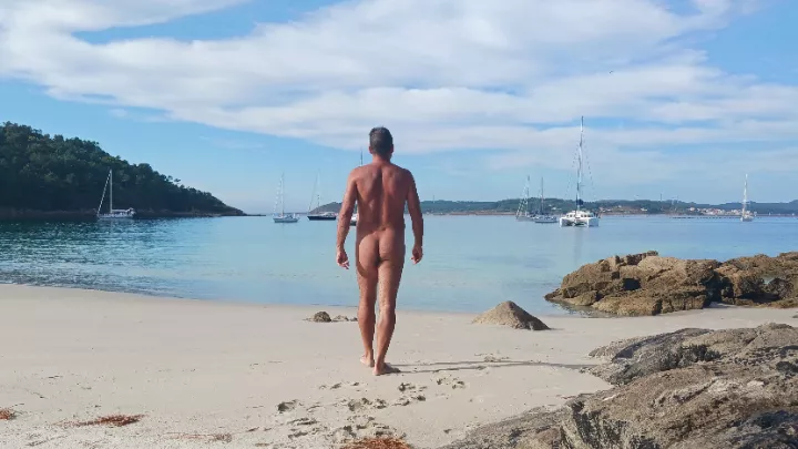 Enjoy, white sands and lovely beach posted by nudebodytime