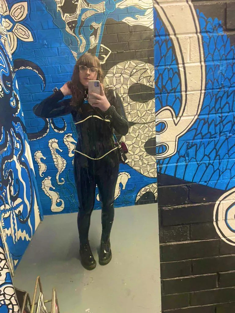 Feeling cute on a night out 🥰 posted by latexa4587