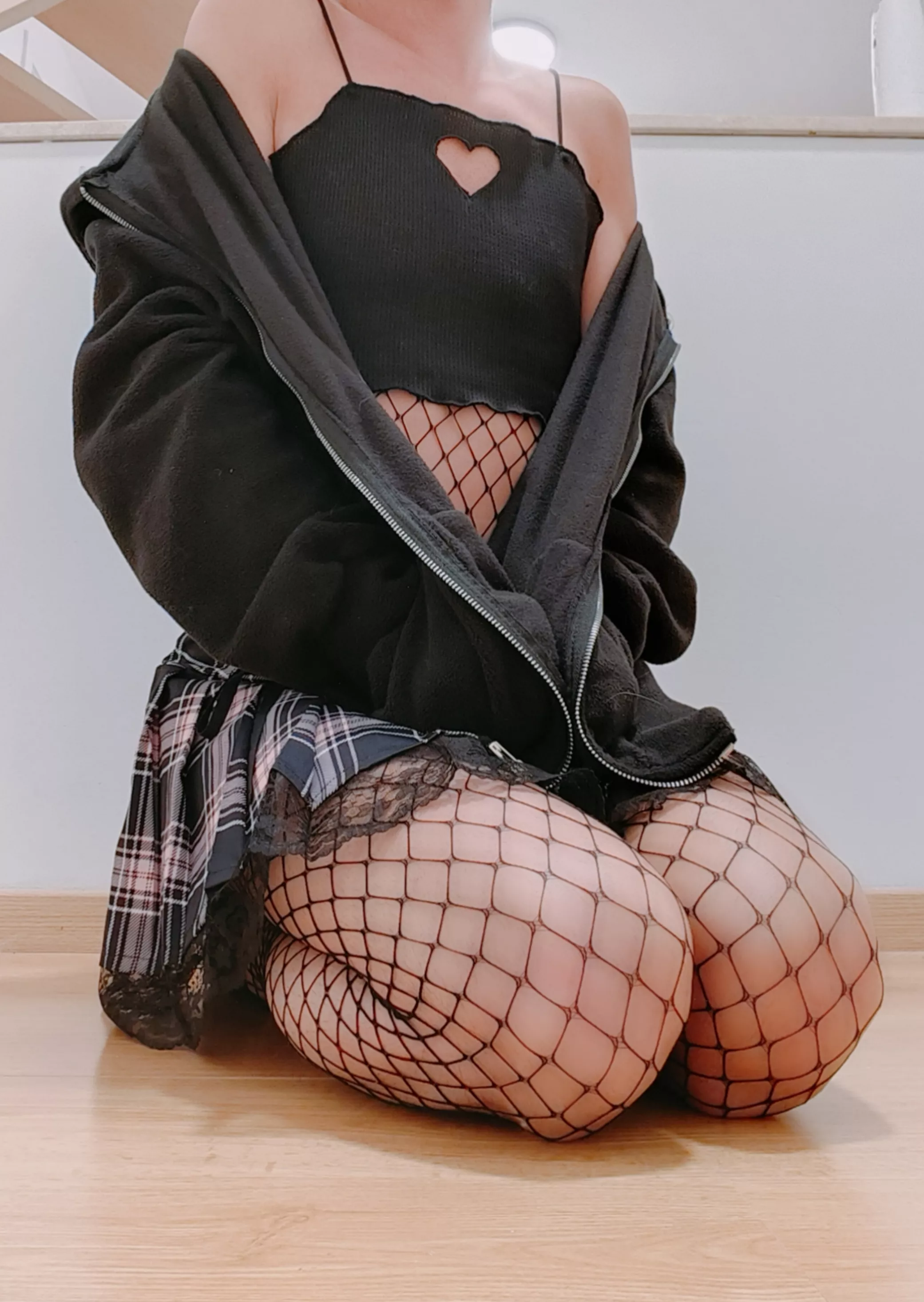 Getting colder again, hoodie season is coming 🖤 posted by youngandcurious1234