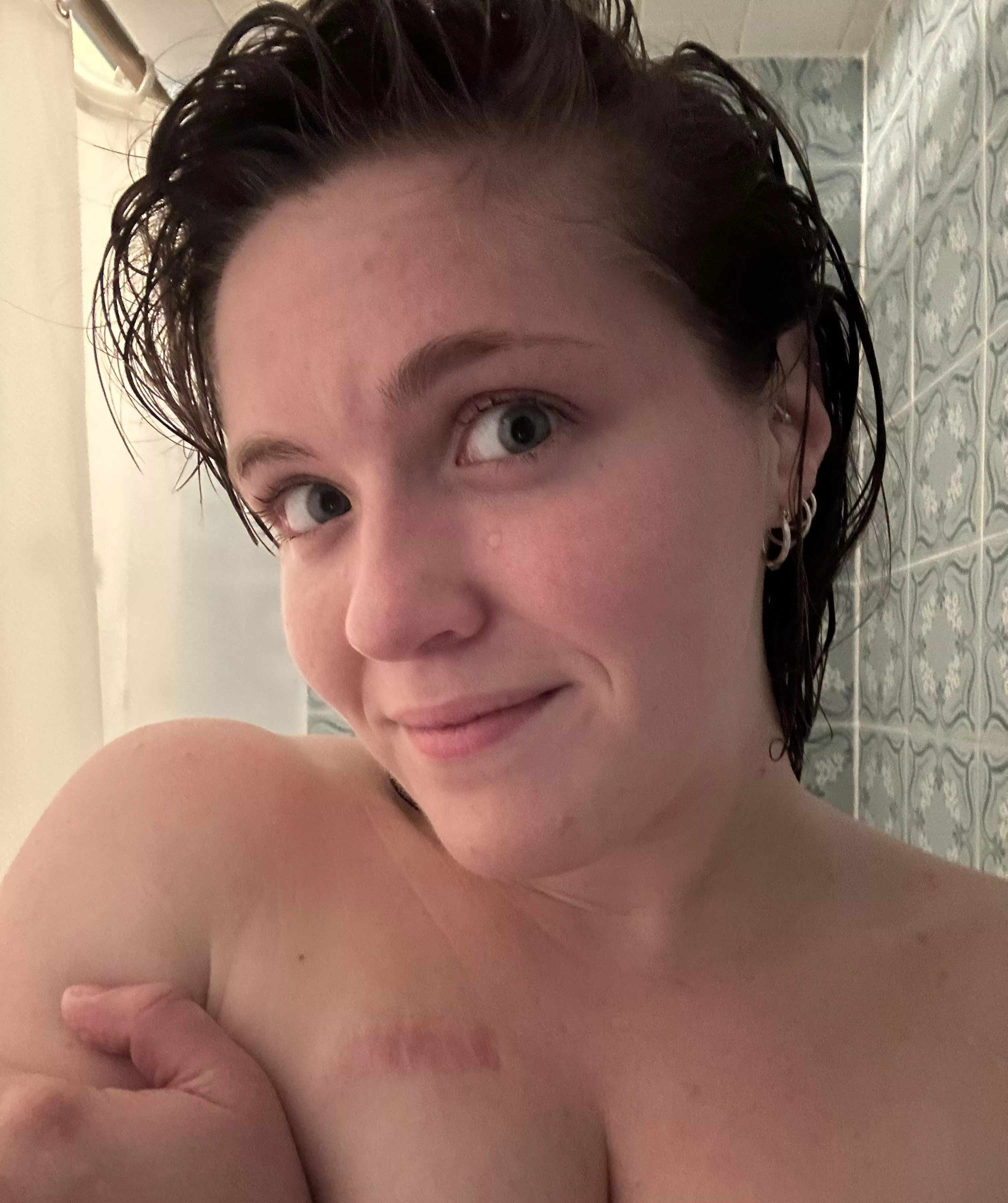 Had a great work out. Shower time 🥰 posted by SorrryCharlie