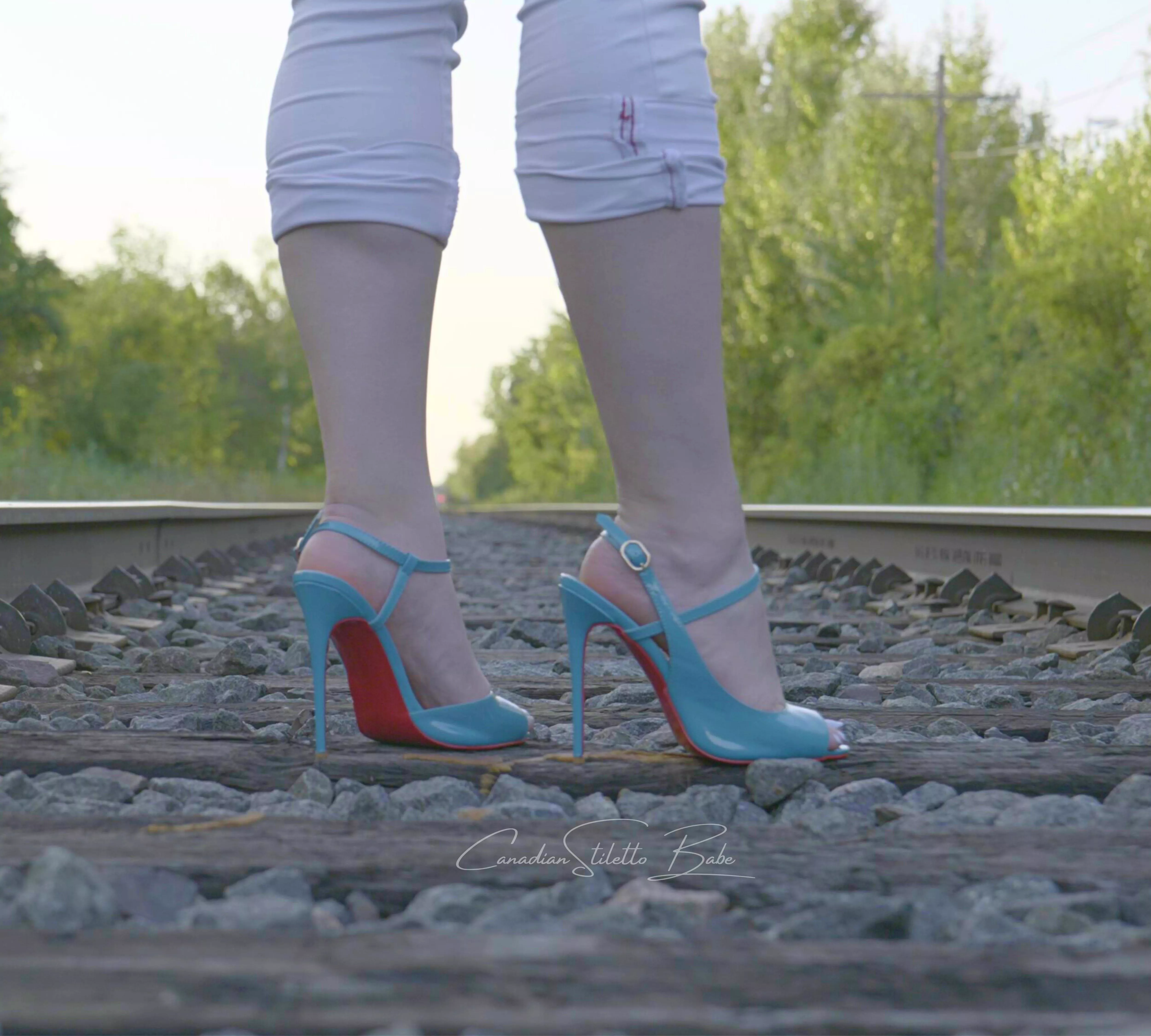 Hiking in heels posted by CanadianStilettoBabe