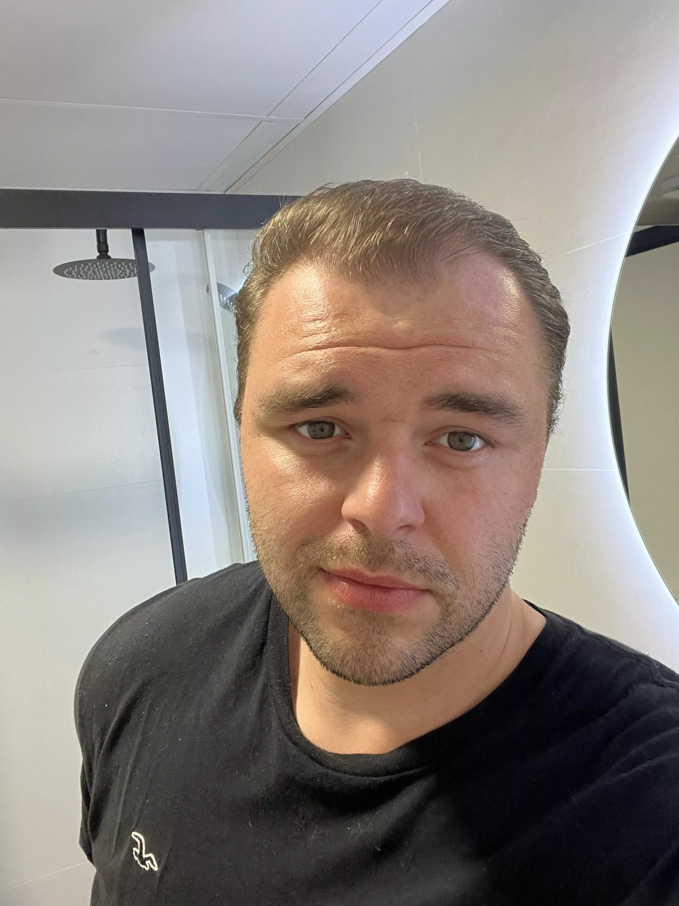 Kinda loving how my hair looks after a day at the beach with sea water 😍 what do you guys think? posted by NoSeries8287