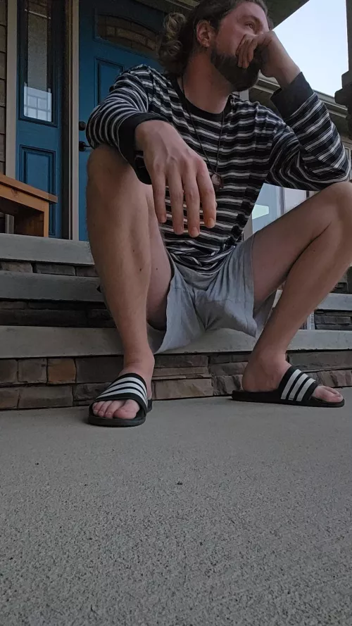 Please stare by Marjohh