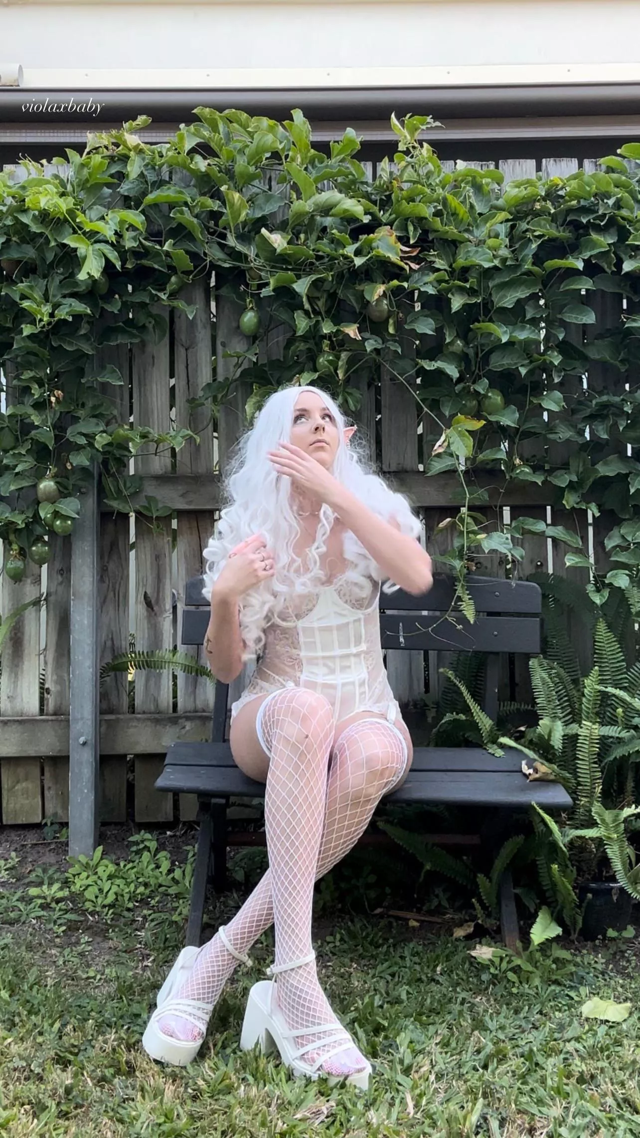 Searching for an Elven Prince among a garden of thieves [F] posted by violaxbaby