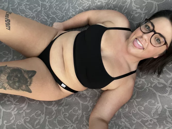 Soaking up the sun while it’s still nice out - soaking other things, too. by manggooo_