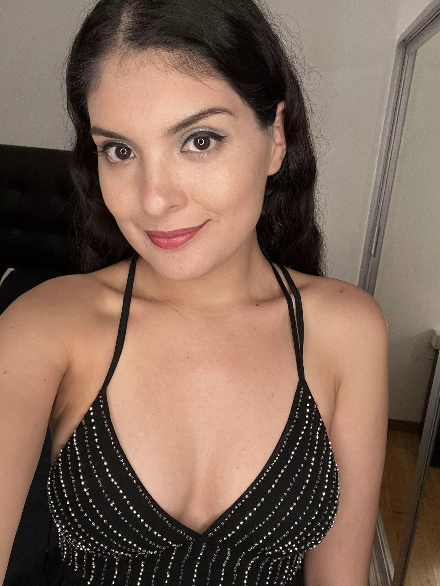 Starry eyed and braless 🤩 posted by SelenaXena