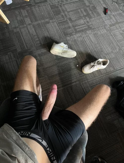 Type yes if my 18 yr old dick is bigger than yours ;) by VondaBTyler