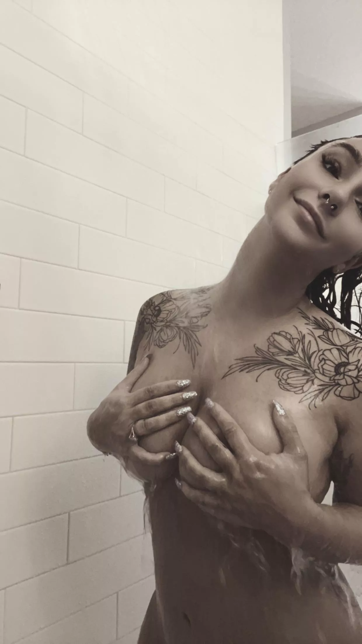 Who wants to join me? 🥵 posted by RoseCande