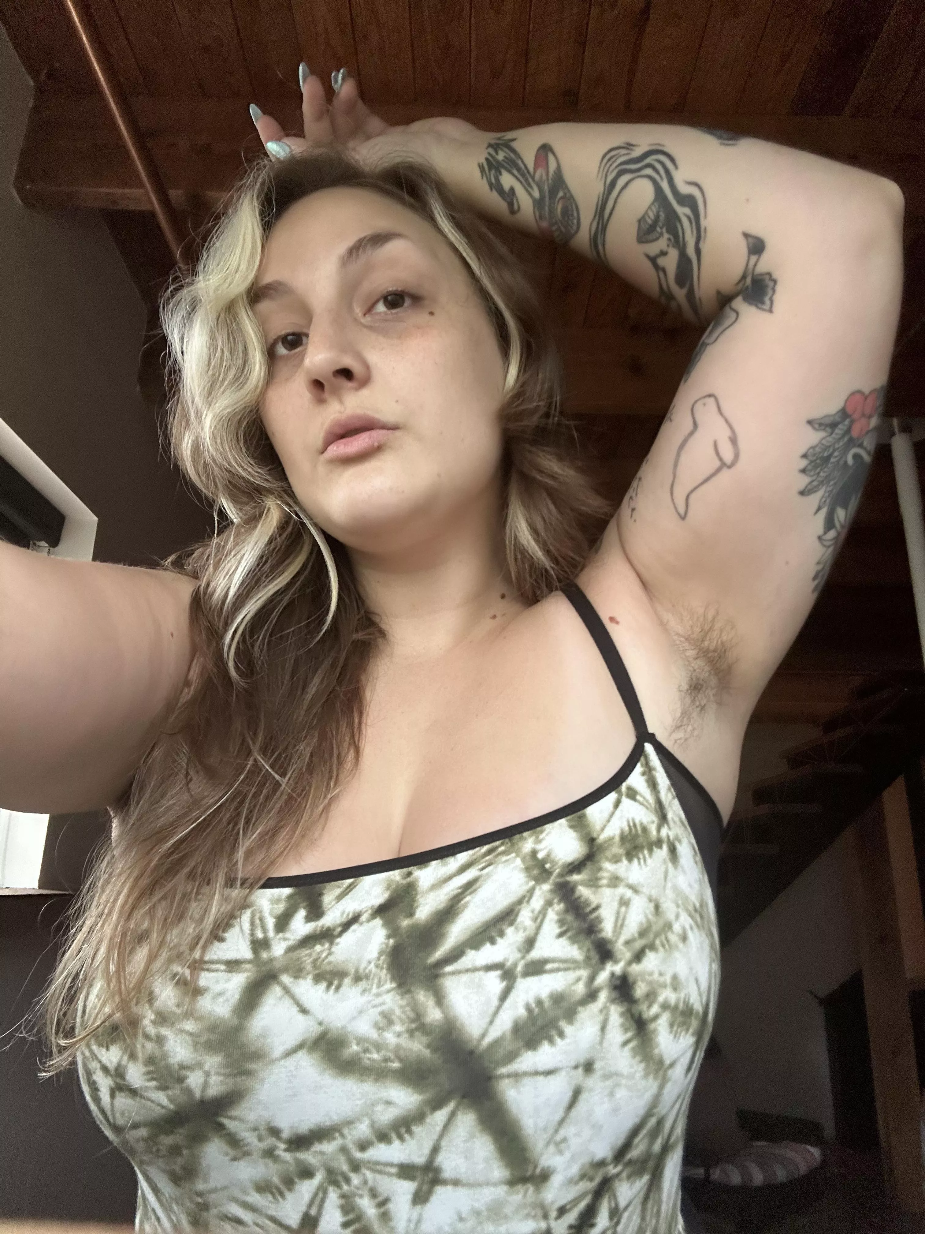 You dream of licking my pits posted by Lussifreda