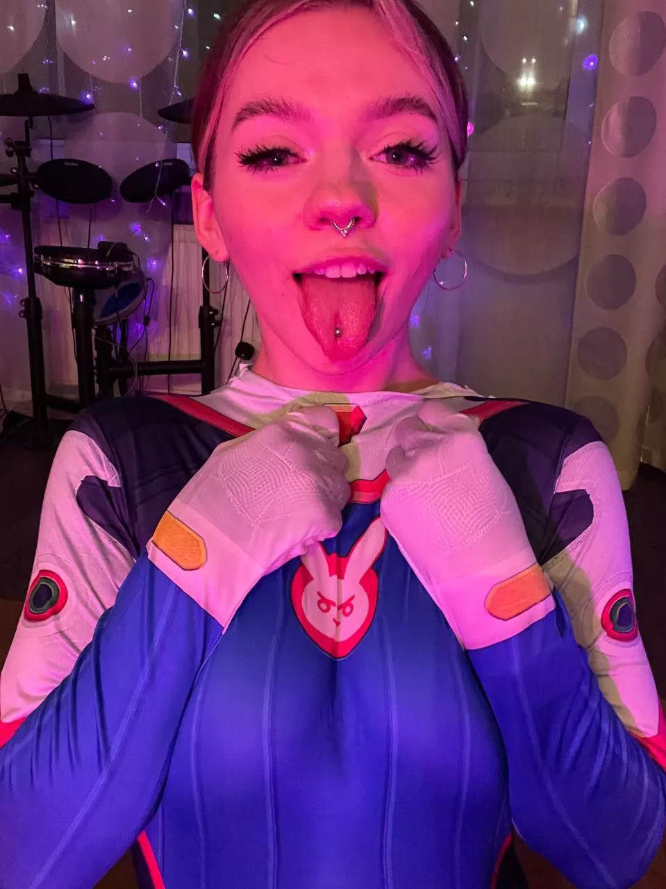 you would have ripped that suit off of me posted by rhinalwessex96