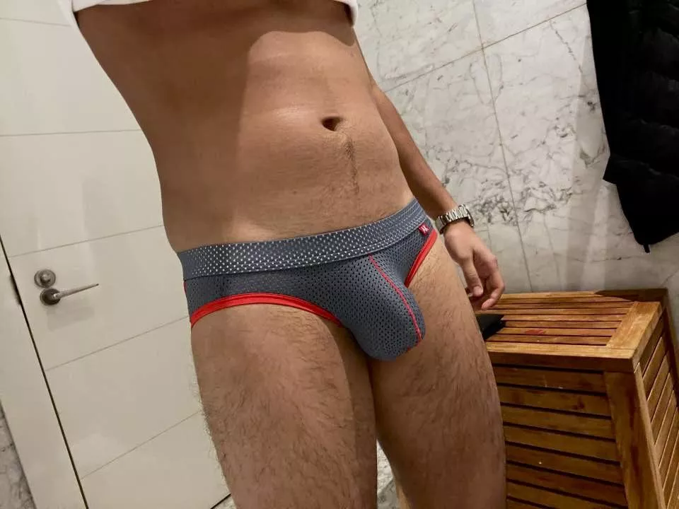 (20) My package is being strangled posted by FirmResponsibility18