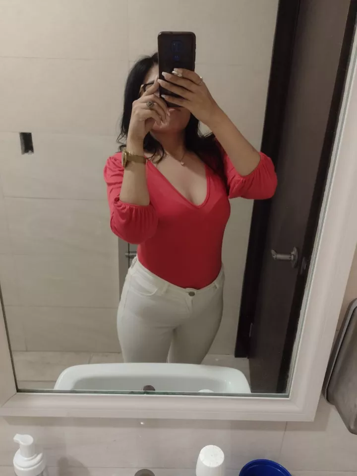 A very sexy specialist doctor posted by cardiobsy