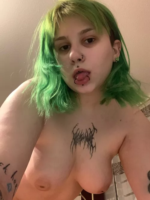 are you lo0king for 18yo thick girl by TremendousWeariness