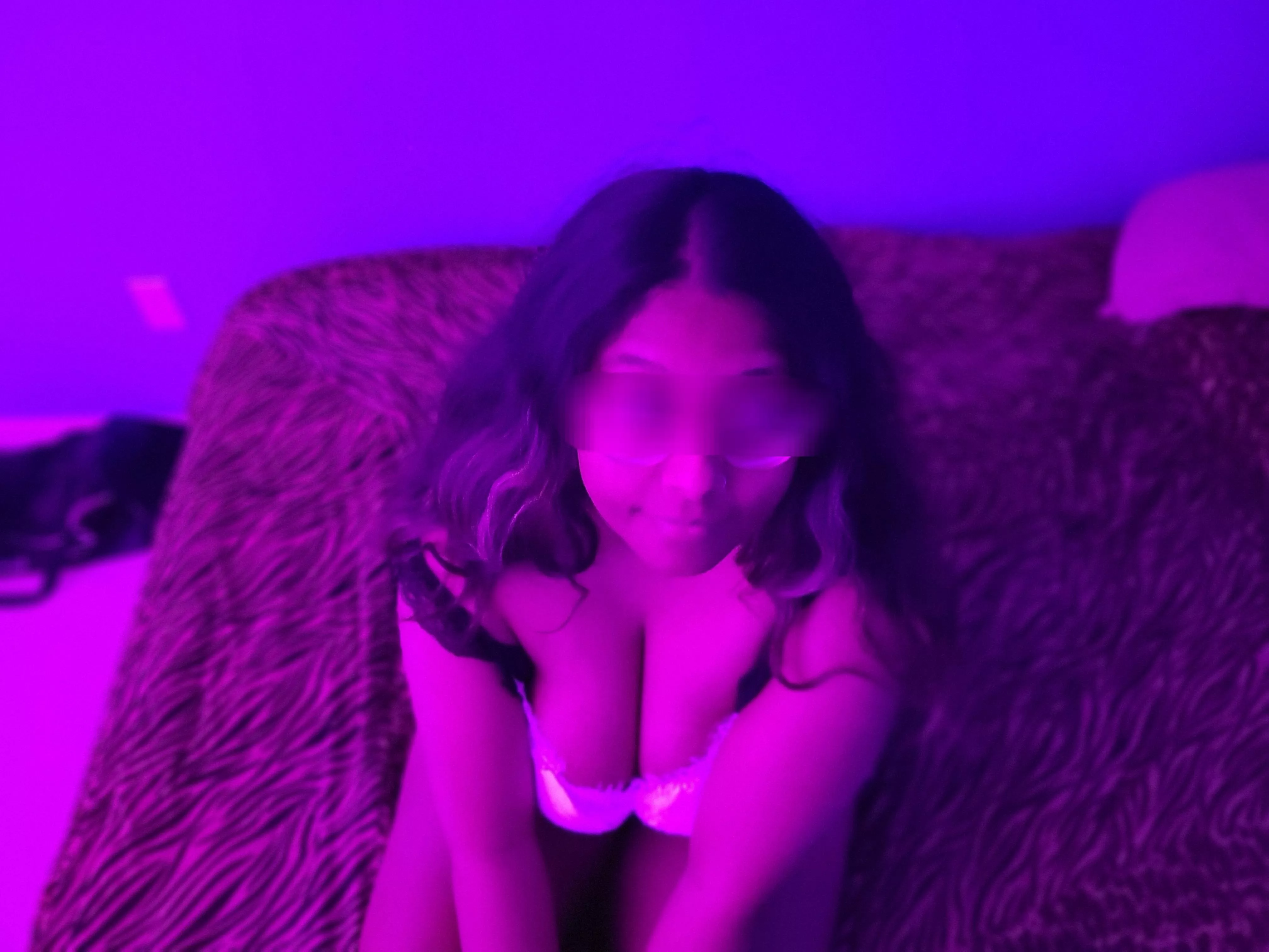 Craving cock 😋 [f] posted by Tania-Xo