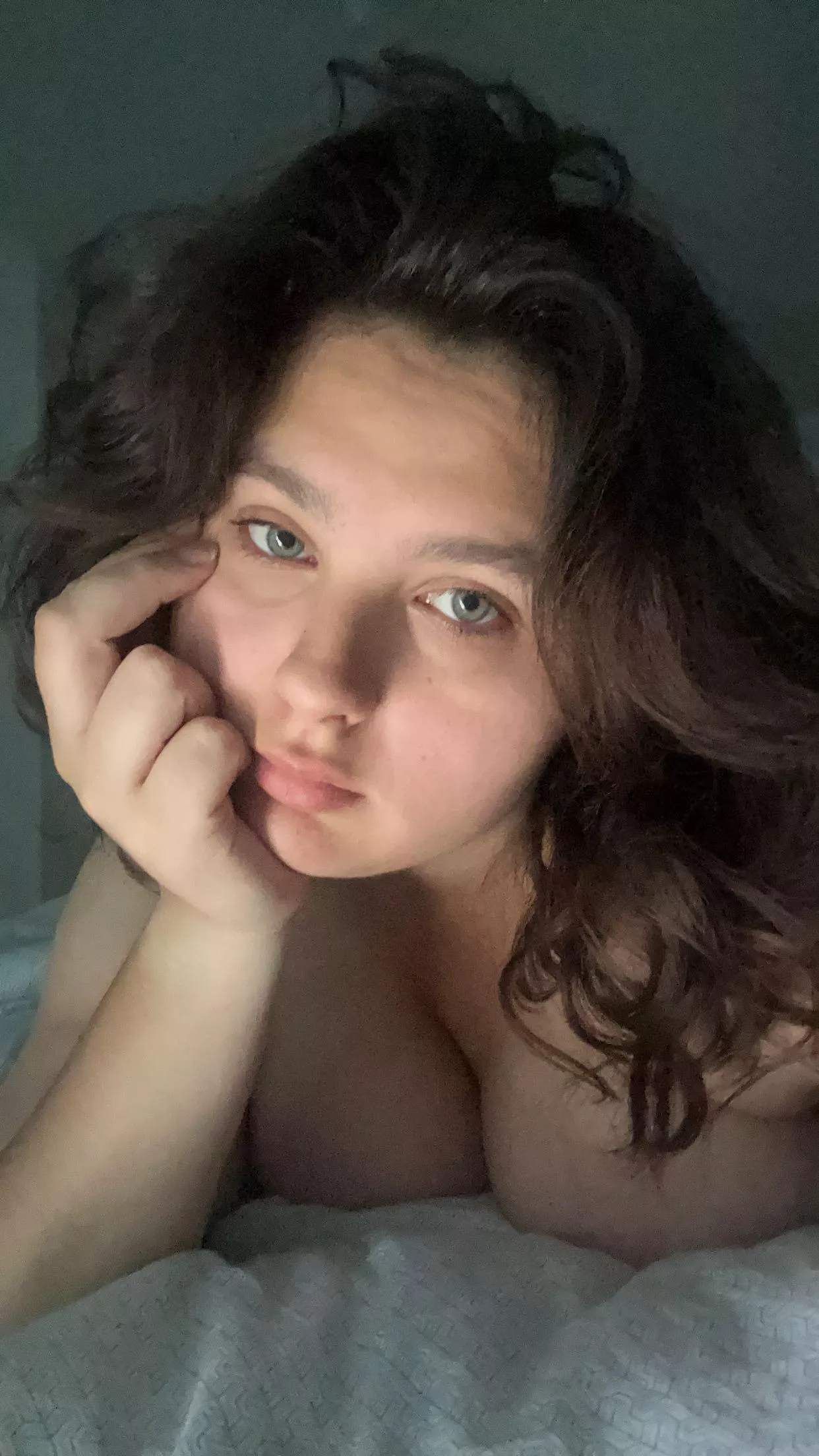 Eastern european brunette here!💗 posted by False-Nebula-1719