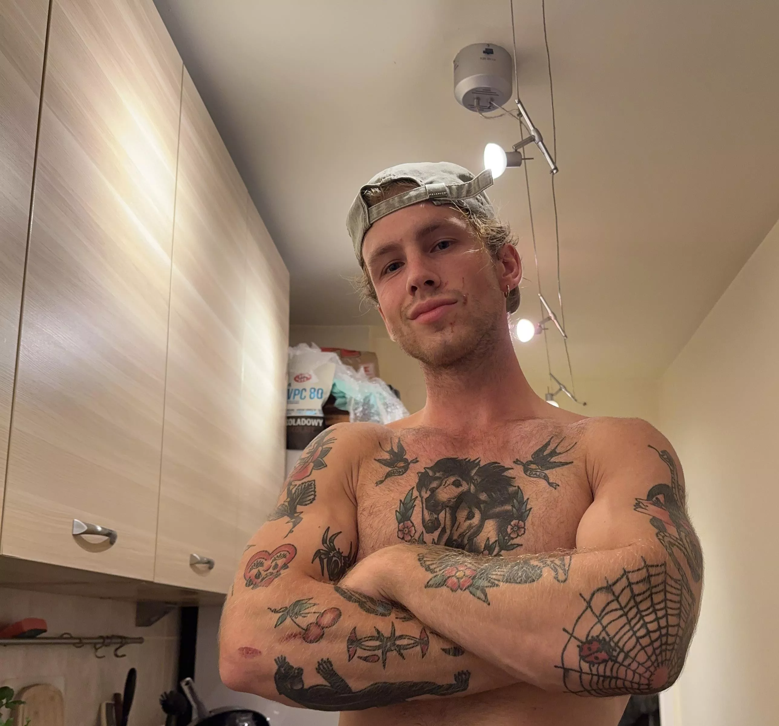 Feelin manly as fk posing like that posted by AlphaJake23