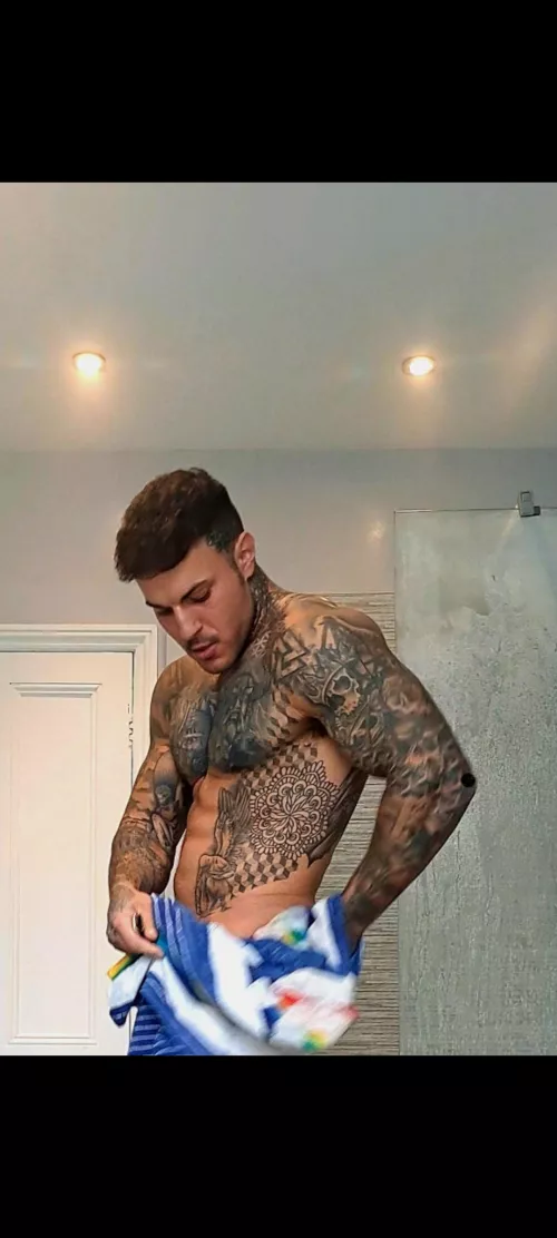 Fresh out the shower. Ready to be worshipped by bahamianDowel769