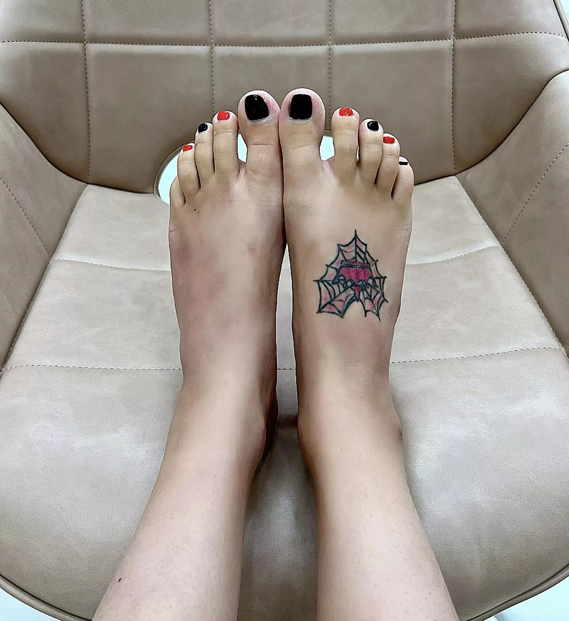 Harley Quinn toesies vibe posted by BitchinKitchin15