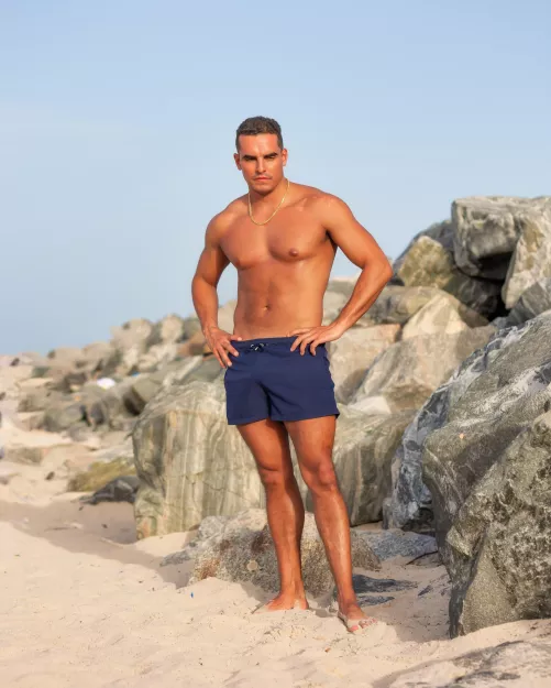 Hello there! My name is Igor and I’m new in this group, looking to meet cool people and have fun! 😉 by Igor_miaxx