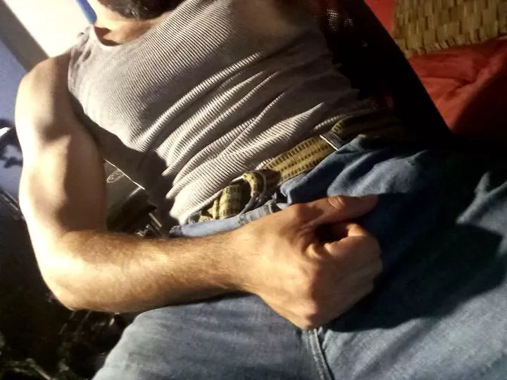 Horny after a workout as usual (M) posted by ltnbull305