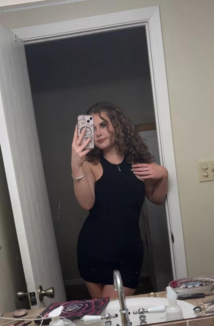Nothing better than a lil black dress posted by clairbear99