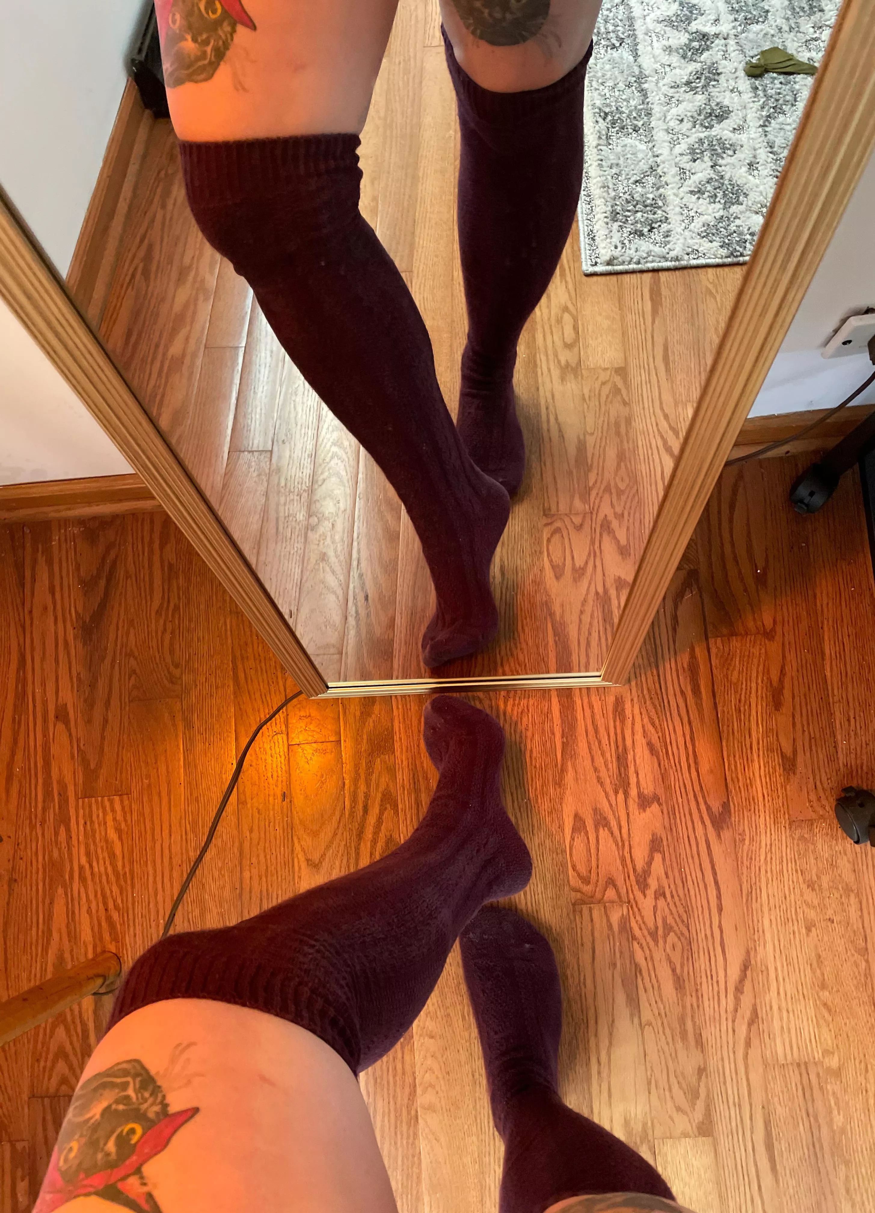 Tell me a better way to keep my legs warm 🔥 posted by DreaJayde444