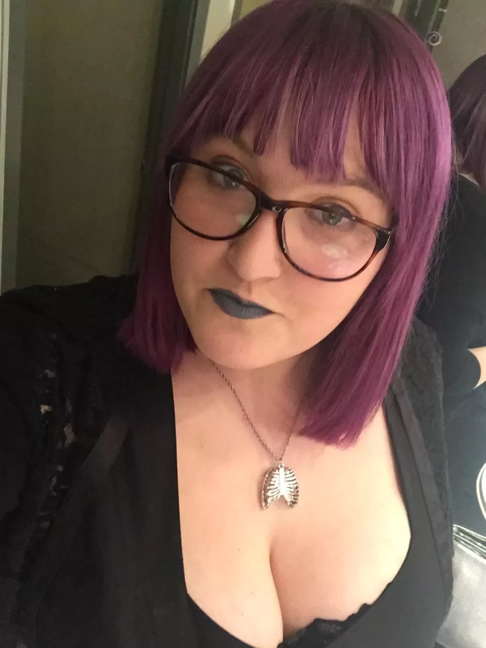 28F uk..happy Friday my lovelies! posted by Physical_Butterfly83