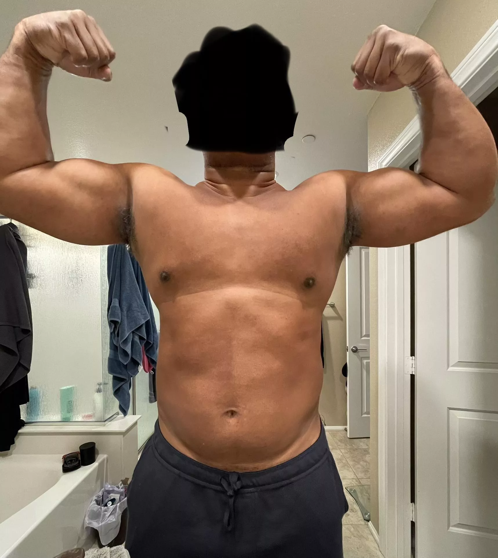 6,2 250 pounds pure thickness 😈 posted by bigmale22