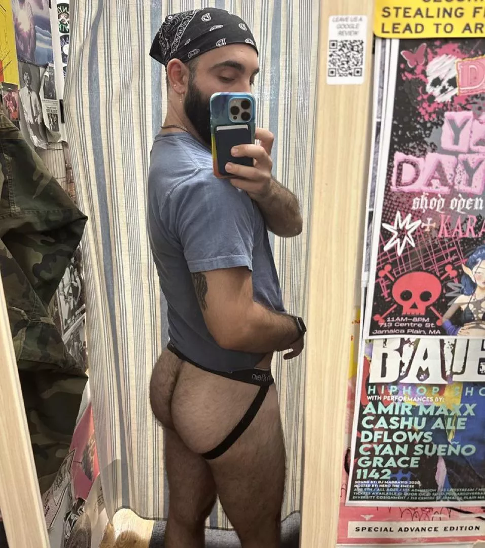 Bend me over and fuck me right in this dressing room posted by BrunoVise