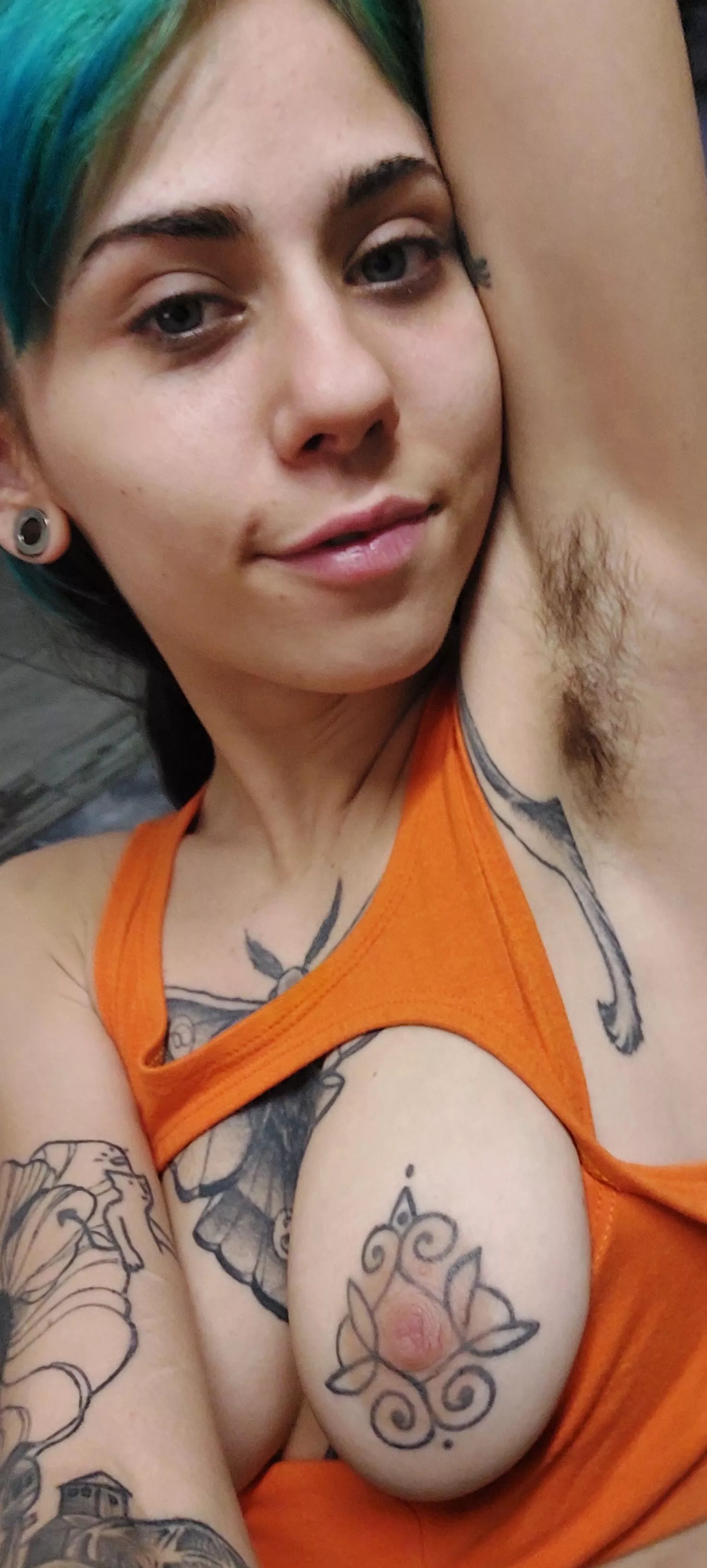 Come here and smell my armpits <3 posted by uwuninu