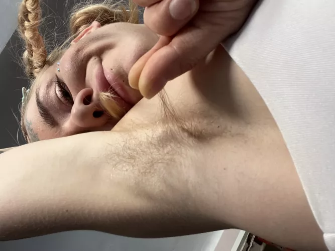 Hope you like tummy veins by Cythia_Susa