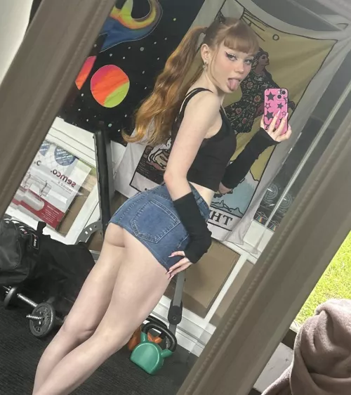 i love showing off by pocketpixxie