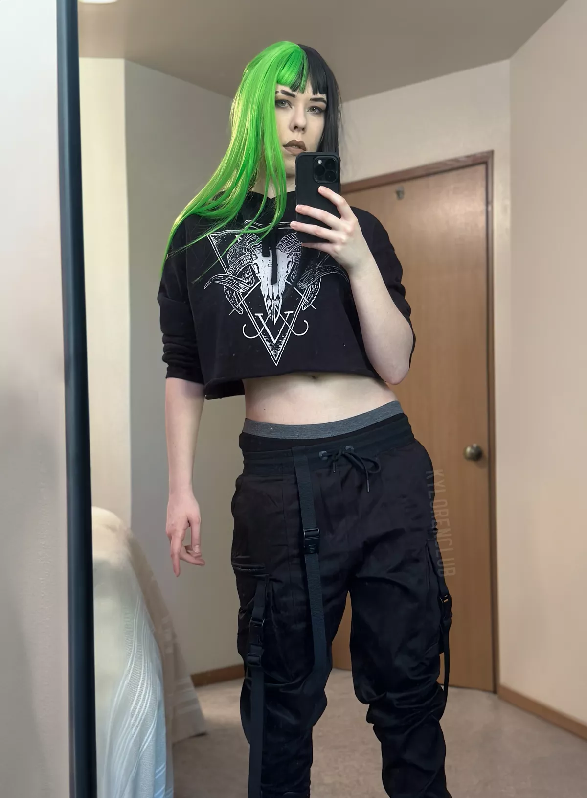 I think green is a pretty good color on me posted by KyloRenClub