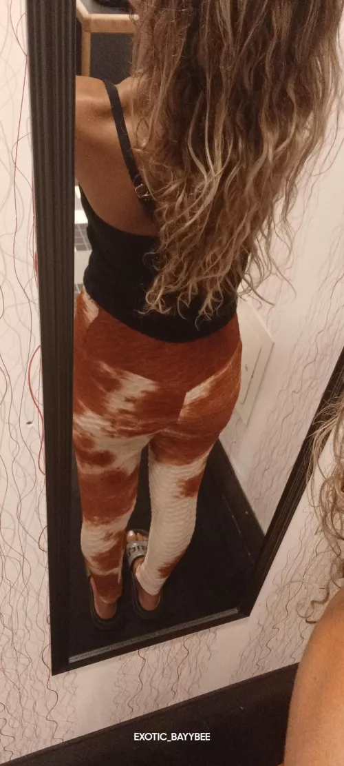 My new cinched booty leggings fit like a glove by Exotic_Bayybee