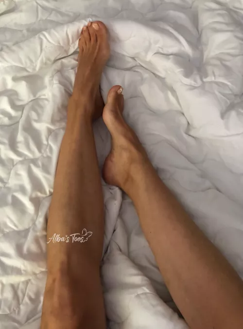 Waking up(oc) by albastoes