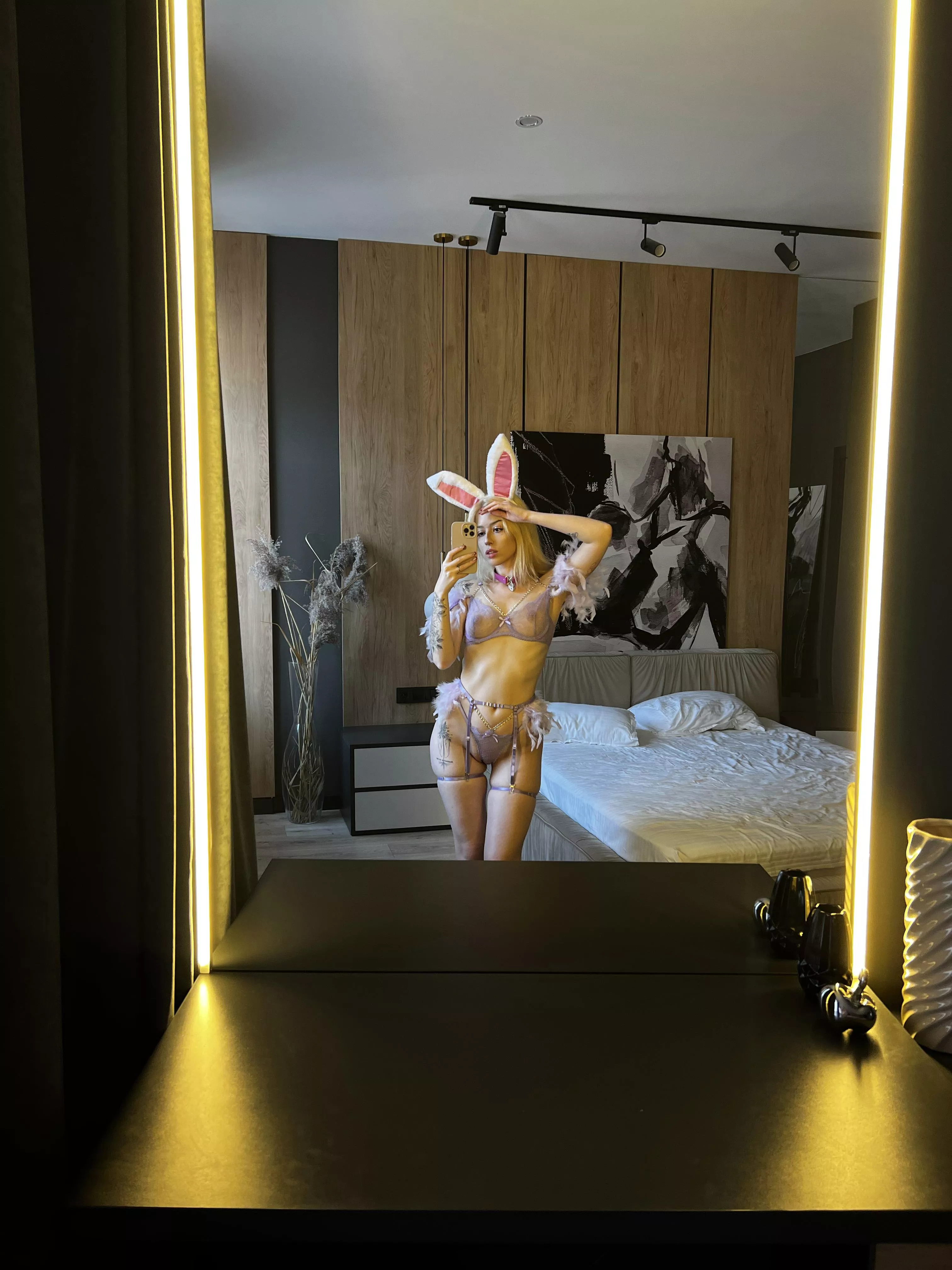 would u give that bunny the biggest carrot you've got? posted by HeightForeign1718