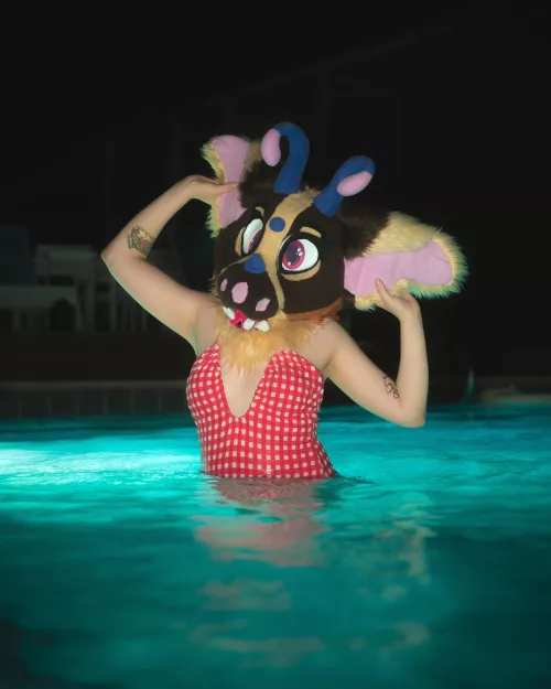 You guys wanna play mermaids? by feedragon_