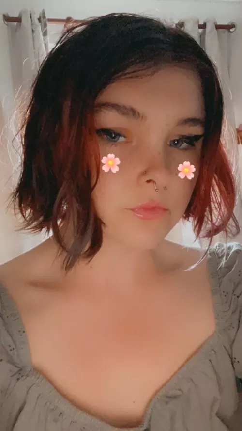 Am i cute ? 🌸 by c4tb0y_6