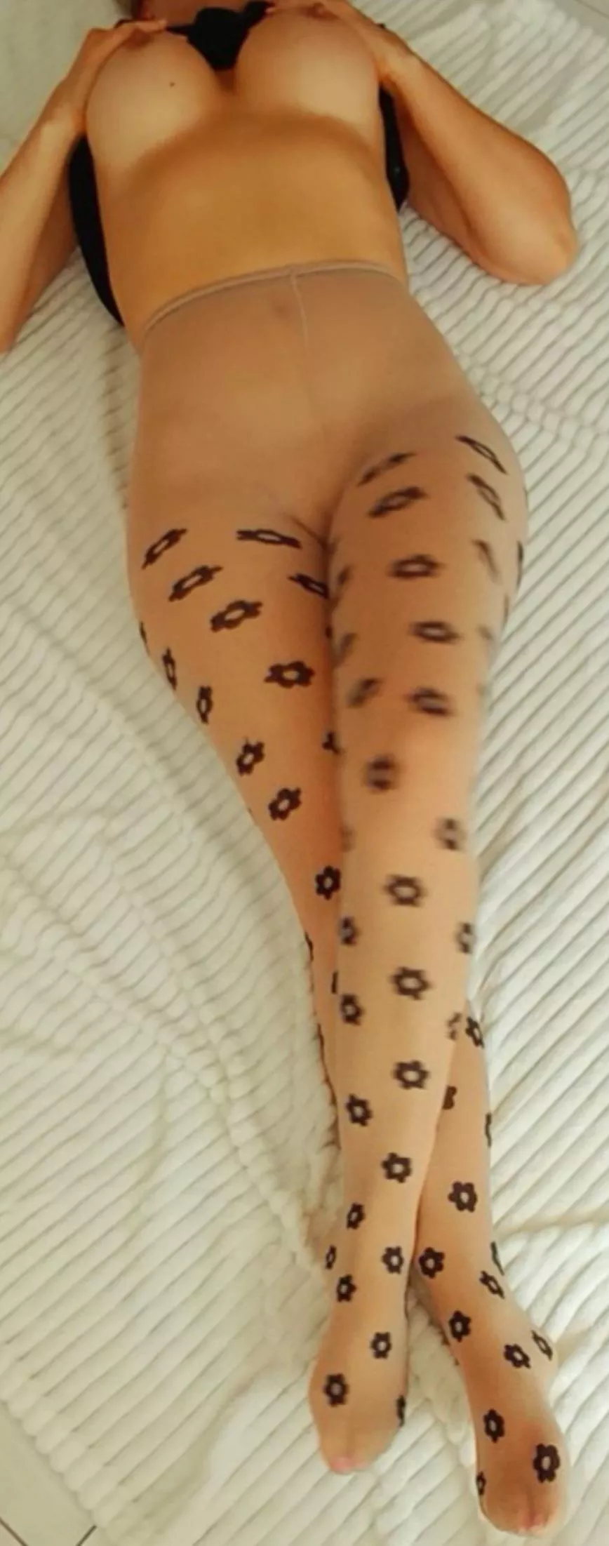 Back view yesterday front view today with a little more flesh hehe hope it's not to much? posted by mollyboo69