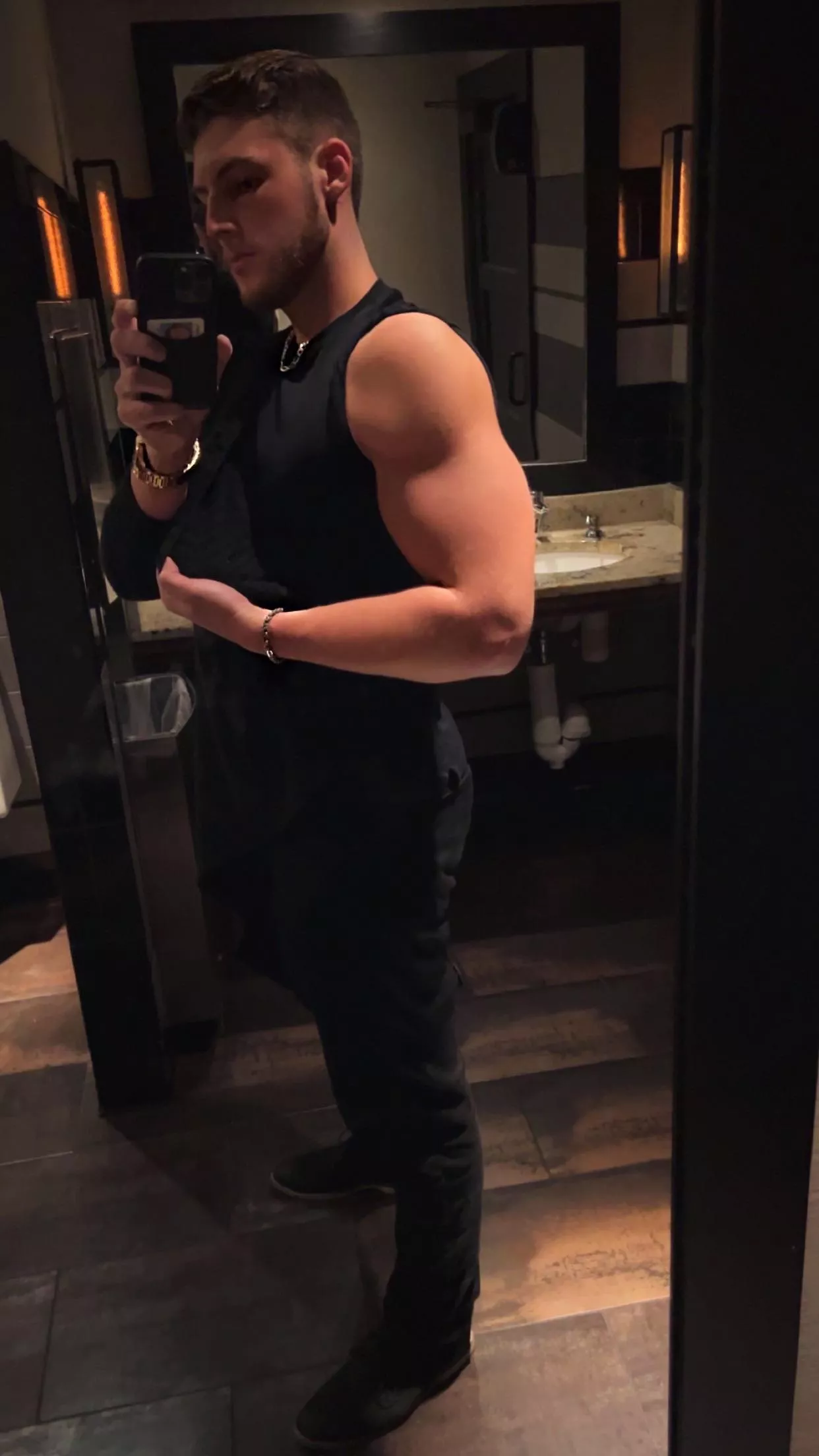 Came out to dinner in a hoodie… Walked out to my date in a tank 😏 posted by AidenColeX