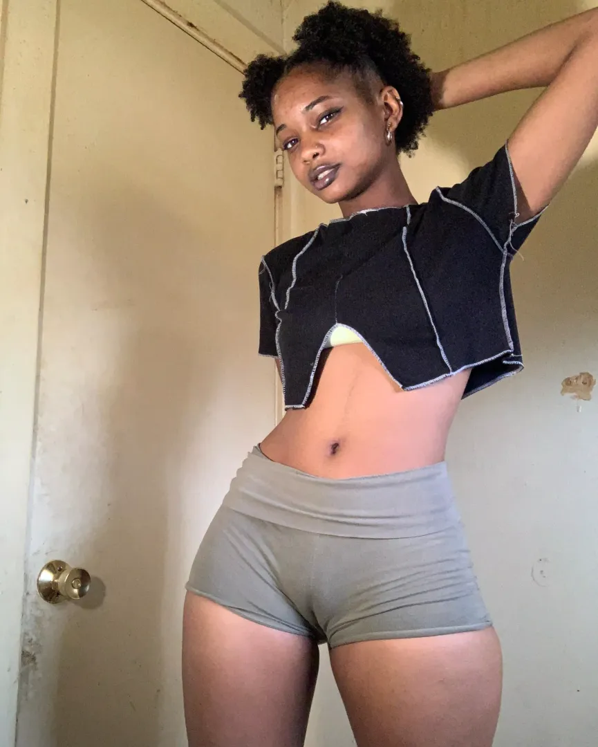 Camel toe posted by Stormy_babe18