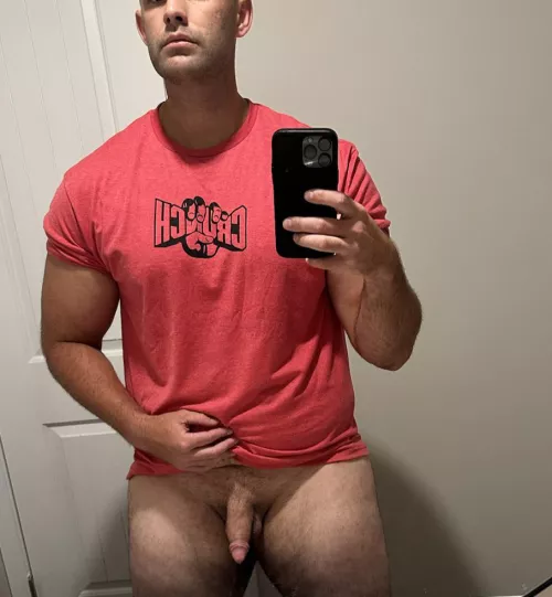 Does an uncut newly single dad get love on here? by SirCumsTooMuch825